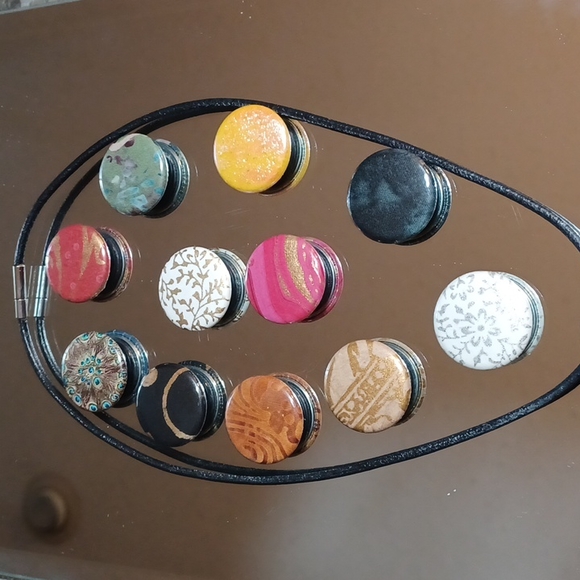 Magnabilities Interchangable Necklace - Picture 3 of 3